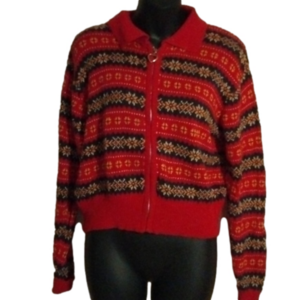 Y2K ? style zip up red shorter sweater. Size medium. Great colors !!